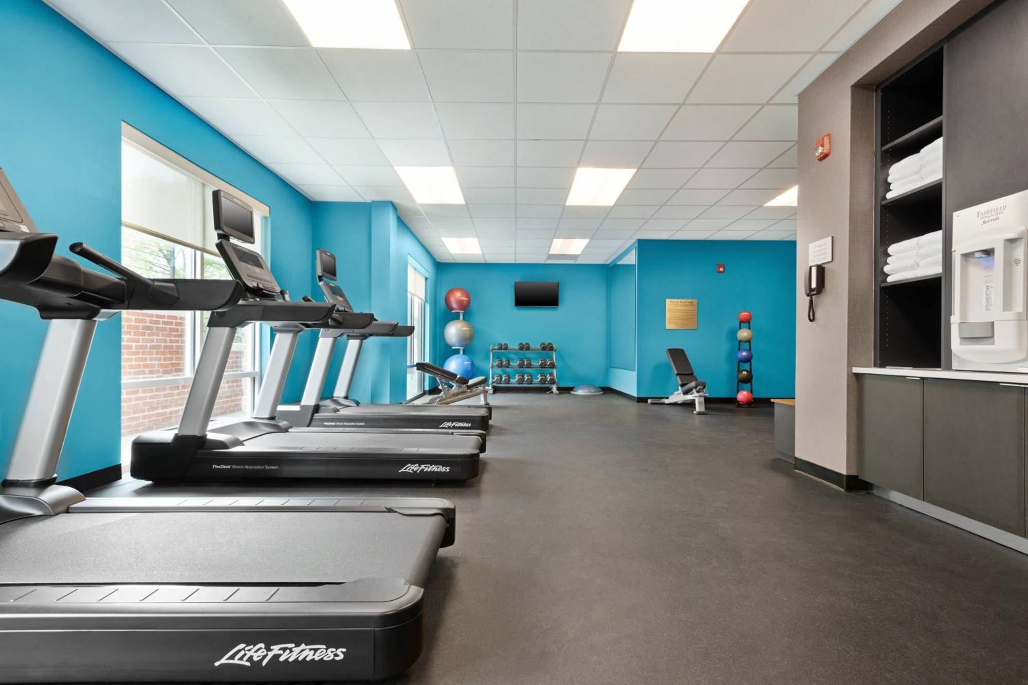 Fairfield Inn & Suites By Marriott Charlottesville Downtown/University Area Extérieur photo