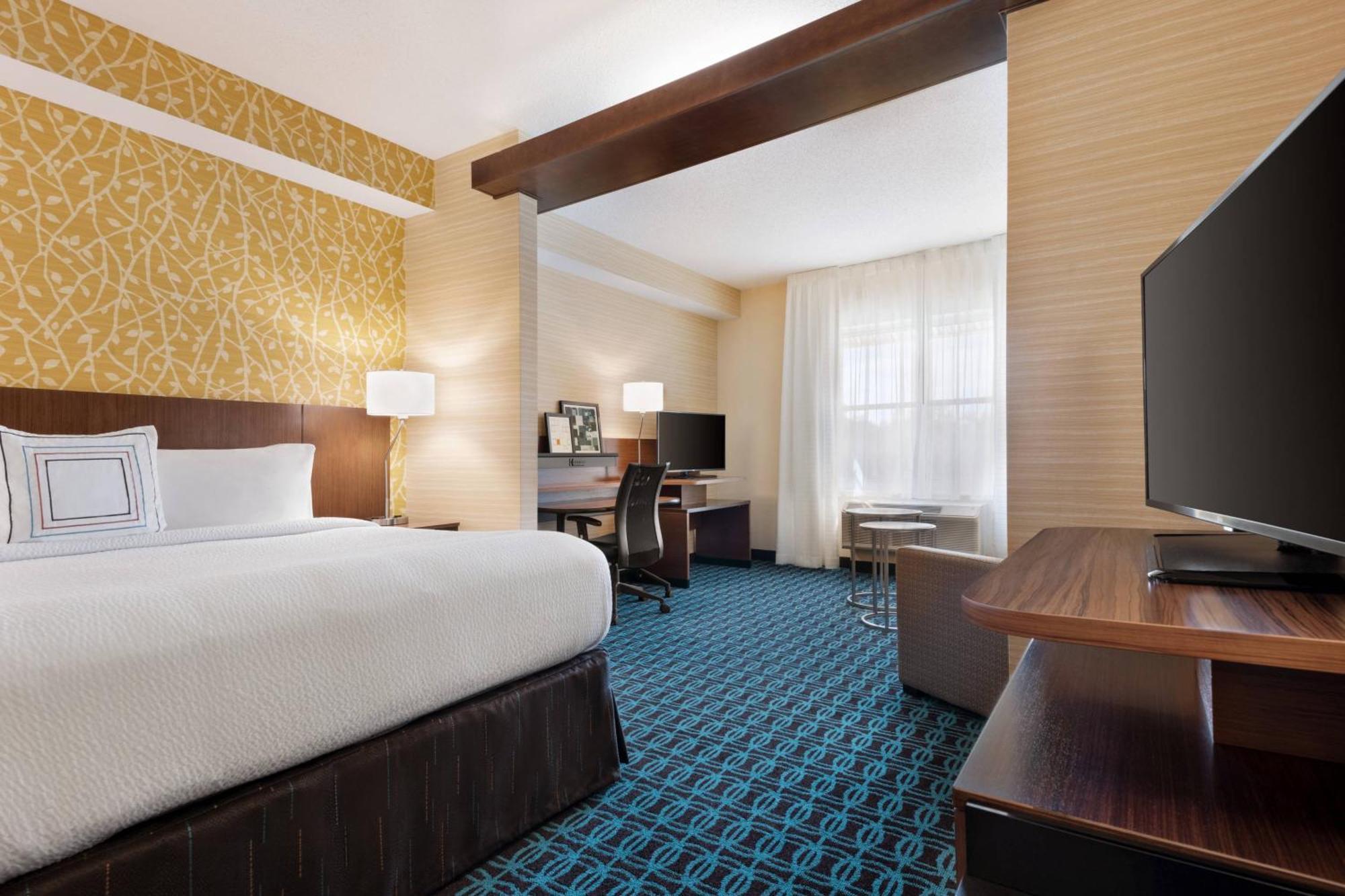 Fairfield Inn & Suites By Marriott Charlottesville Downtown/University Area Extérieur photo